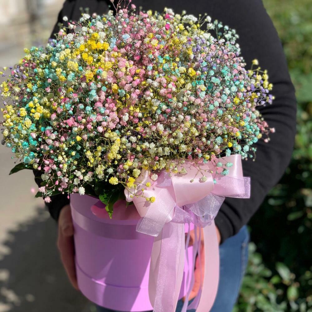 Коробка с гипсофилой ,,Радужная