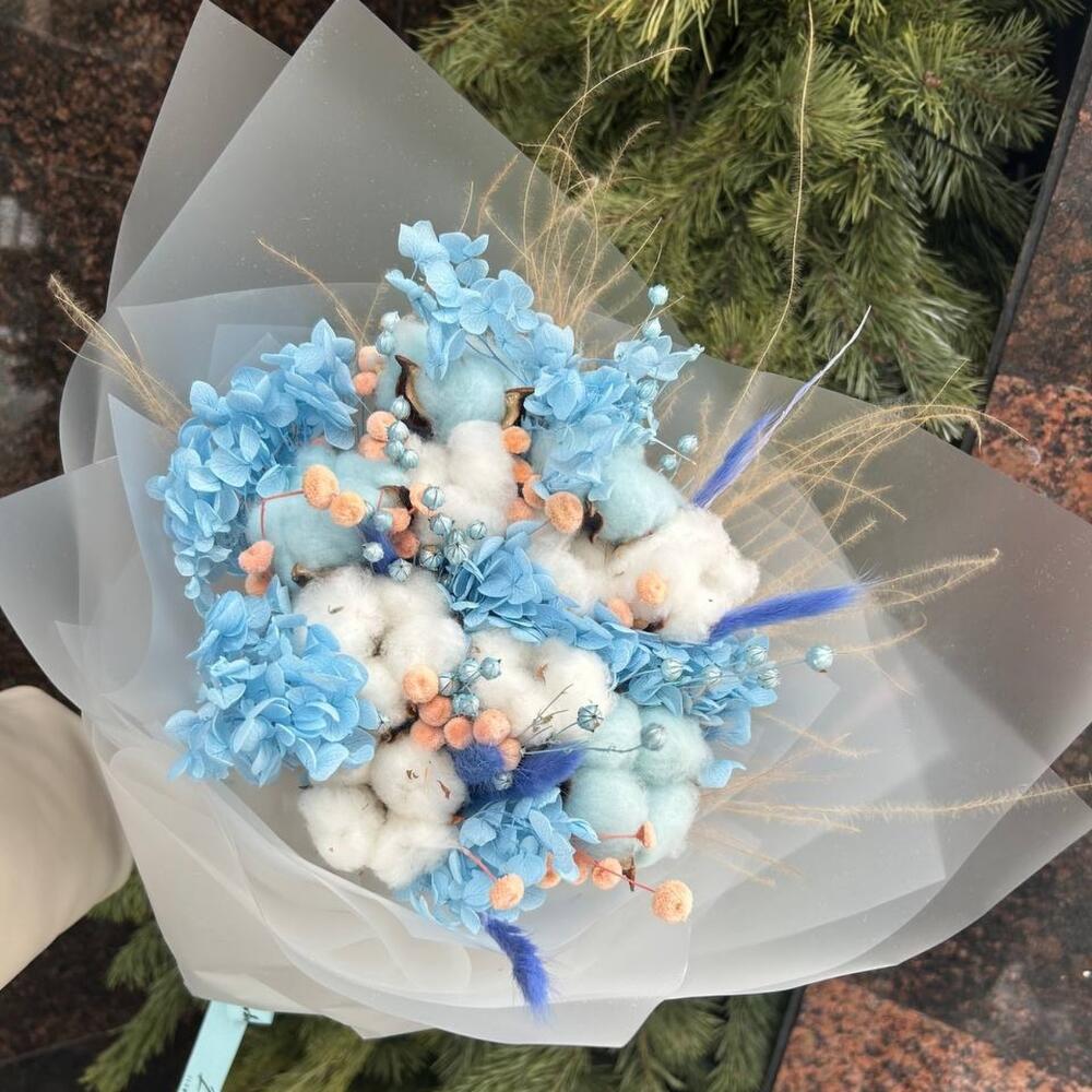 Букет с гортензией 