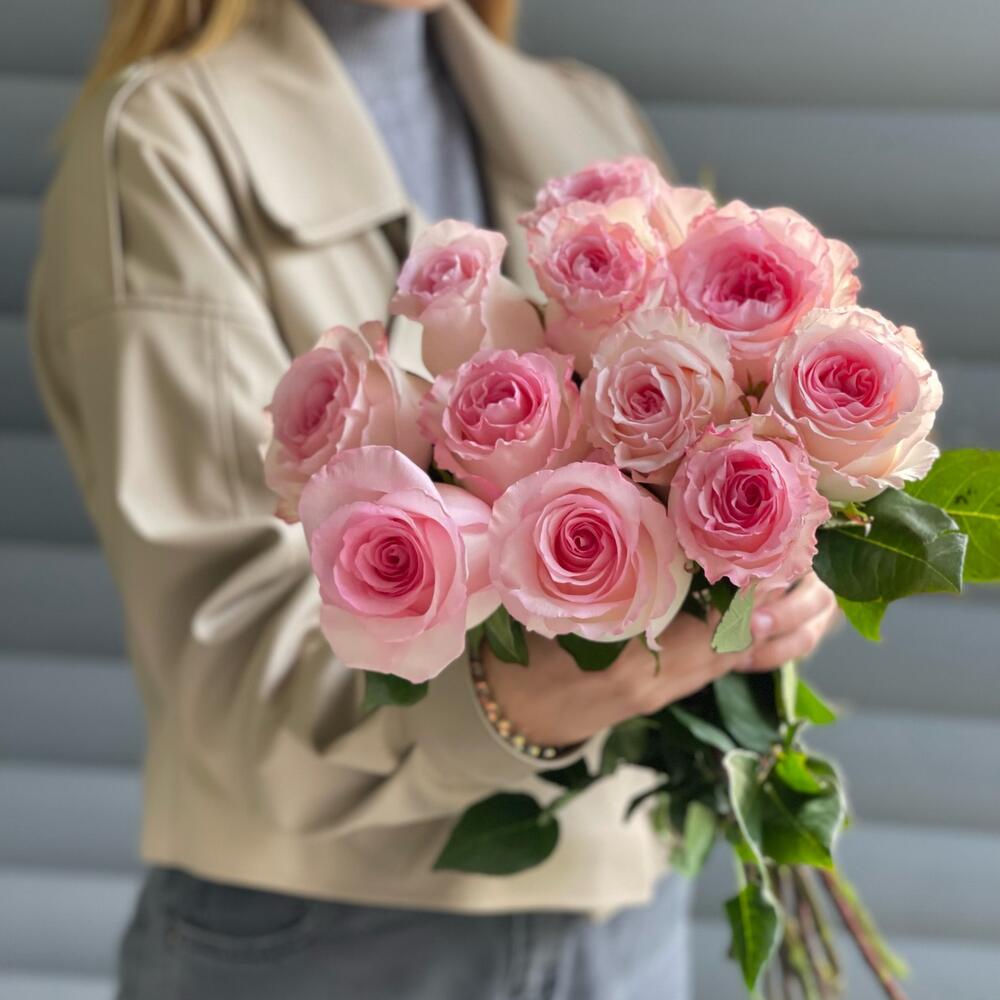 Букет из розовых роз