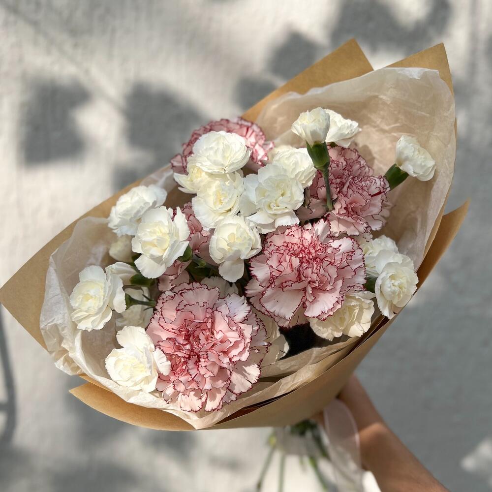 Воздушный букет из диантусов